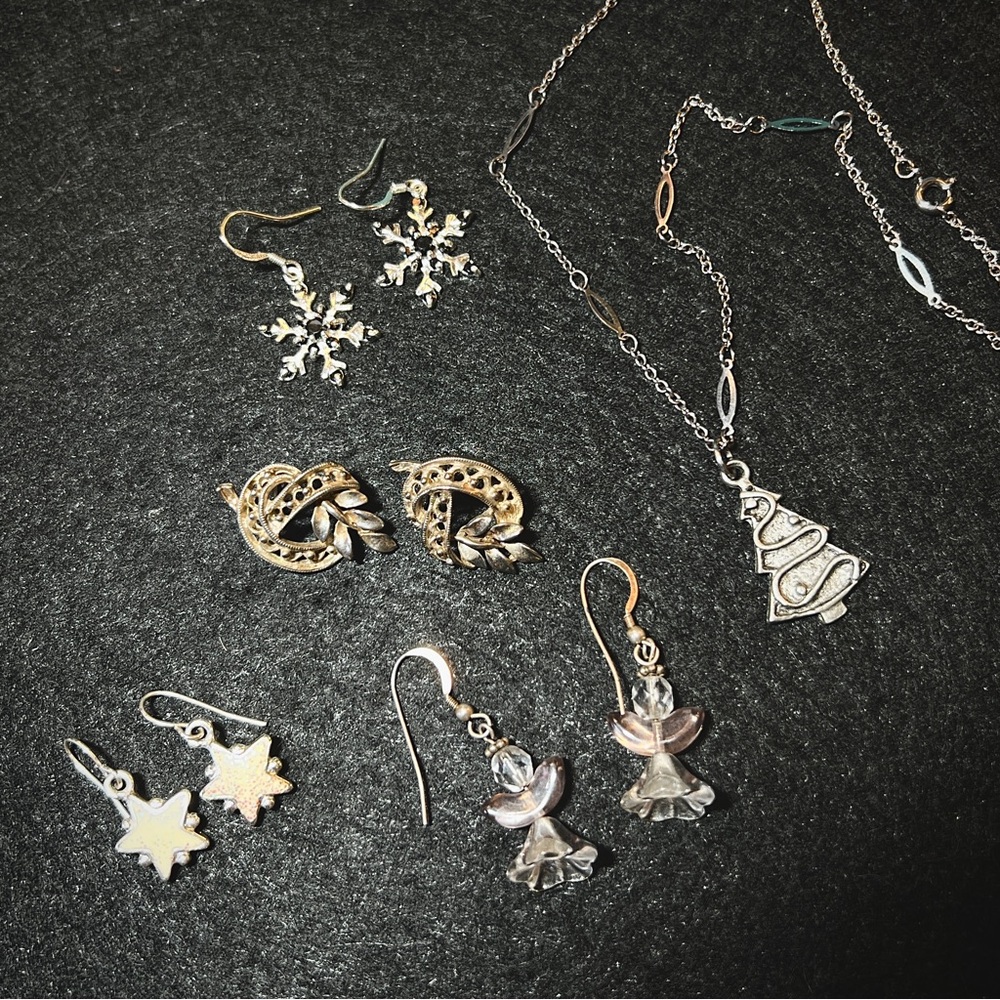 Vintage Pierced Silver Tone Winter/Holiday Themed Earrings and Necklace Lot